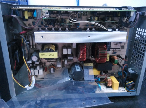 C1K山特UPS電源
